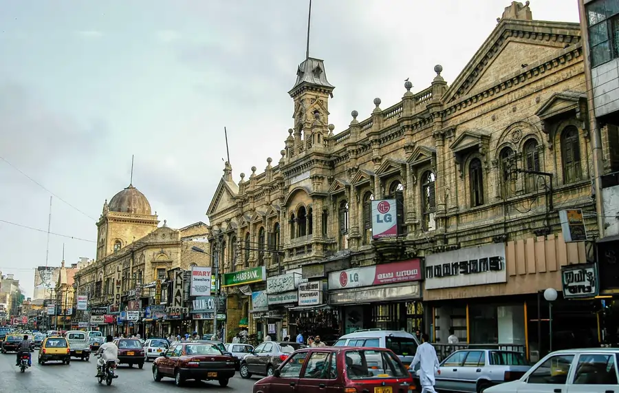 Historic building and busy street in Karachi—representing Pakistan’s blend of affordability and growing stem cell therapy infrastructure